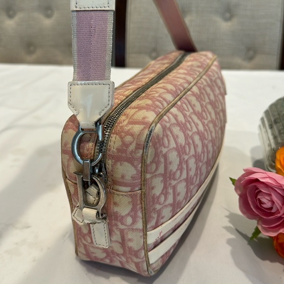 Authentic Dior trotter crossbody with authenticity card - Picture 2 of 16